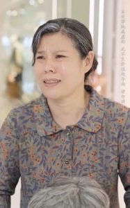 养母的秘密海报